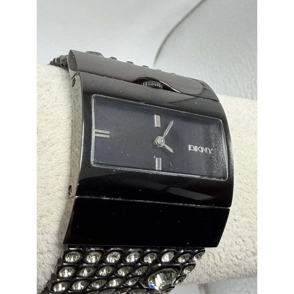 DKNY NY-3927 New Battery Crystals Ladies Watch 33MM 6.5
